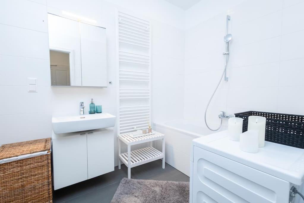 Orestaliving - Danube Canal Appartement